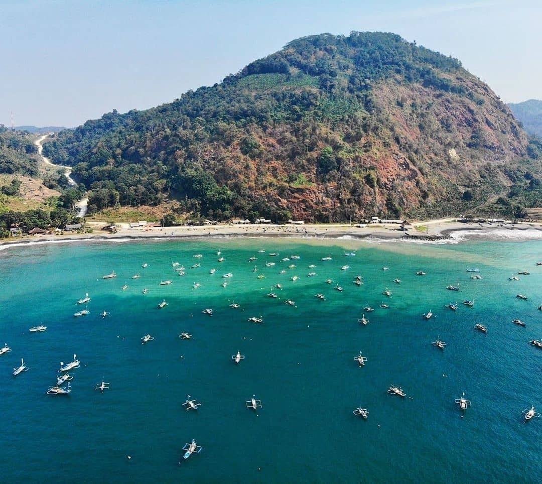 Pantai Cikembang - Info Tiket Masuk, Foto, Rute, Ulasan