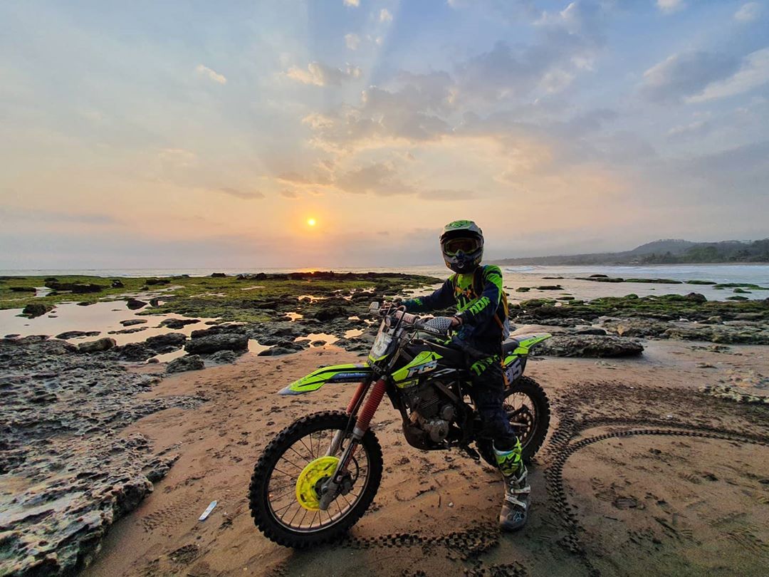 Pantai Rancabuaya - Info Tiket Masuk, Foto, Rute, Ulasan - Jalur, Rute, Cara Pergi Ke Pantai Rancabuaya Garut. Pantai Rancabuaya - Info Tiket Masuk, Foto, Rute, Ulasan - Jalur, Rute, Cara Pergi Ke Pantai Rancabuaya Garut.