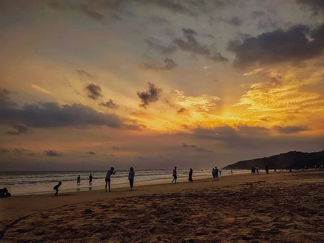Pantai Cipanarikan - Info Tiket Masuk, Foto, Rute, Ulasan Pantai Cipanarikan - Info Tiket Masuk, Foto, Rute, Ulasan