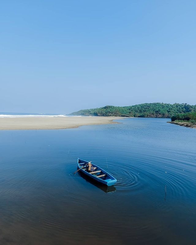 Pantai Cipanarikan - Info Tiket Masuk, Foto, Rute, Ulasan Pantai Cipanarikan - Info Tiket Masuk, Foto, Rute, Ulasan