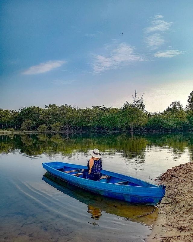 Pantai Cipanarikan - Info Tiket Masuk, Foto, Rute, Ulasan