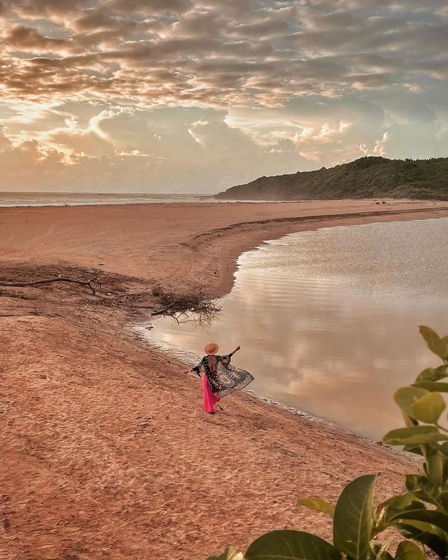Pantai Cipanarikan - Info Tiket Masuk, Foto, Rute, Ulasan Pantai Cipanarikan - Info Tiket Masuk, Foto, Rute, Ulasan