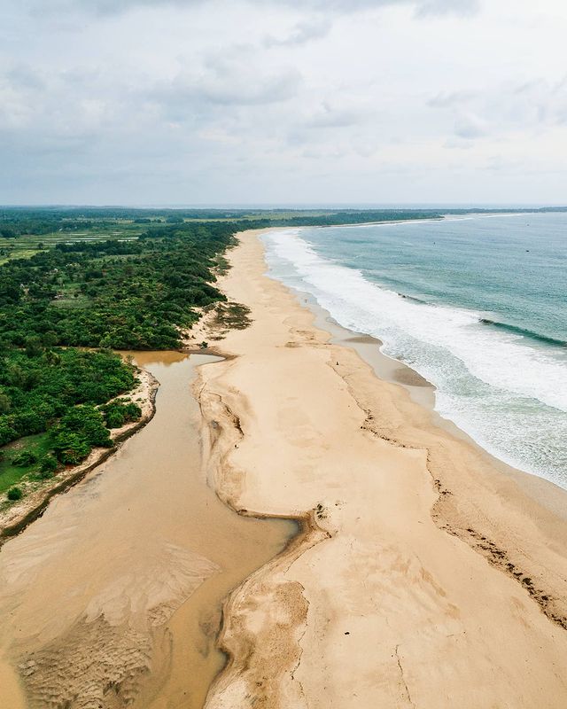 Pantai Cipanarikan - Info Tiket Masuk, Foto, Rute, Ulasan Pantai Cipanarikan - Info Tiket Masuk, Foto, Rute, Ulasan