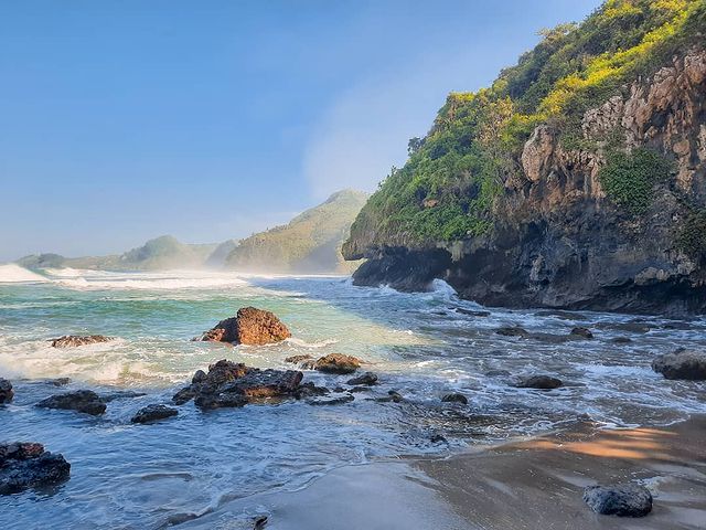 Pantai Gebyuran - Info Tiket Masuk, Foto, Rute, Ulasan