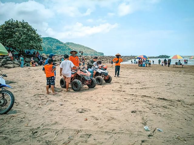 Pantai Jetis Cilacap - Info Tiket Masuk, Foto, Rute, Ulasan