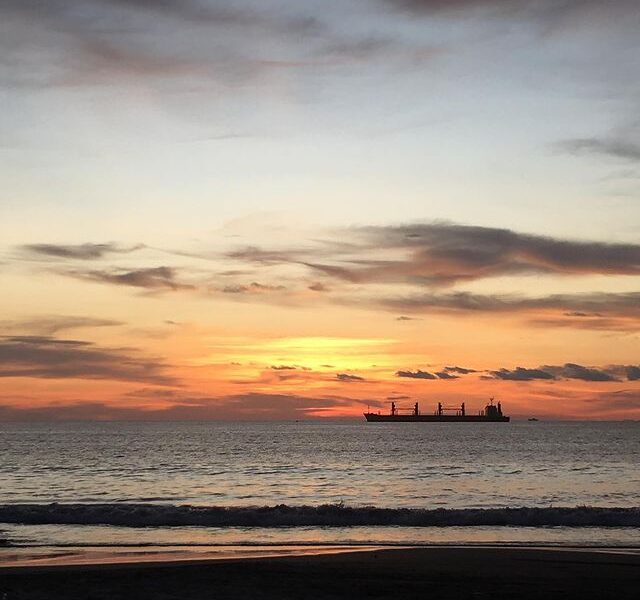 Pantai Lentera Merah Bengkulu - Info Tiket Masuk, Foto, Rute, Ulasan