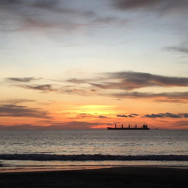 Pantai Lentera Merah Bengkulu - Info Tiket Masuk, Foto, Rute, Ulasan