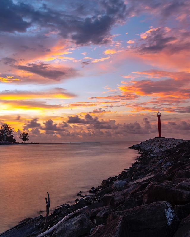 Pantai Lentera Merah Bengkulu - Info Tiket Masuk, Foto, Rute, Ulasan