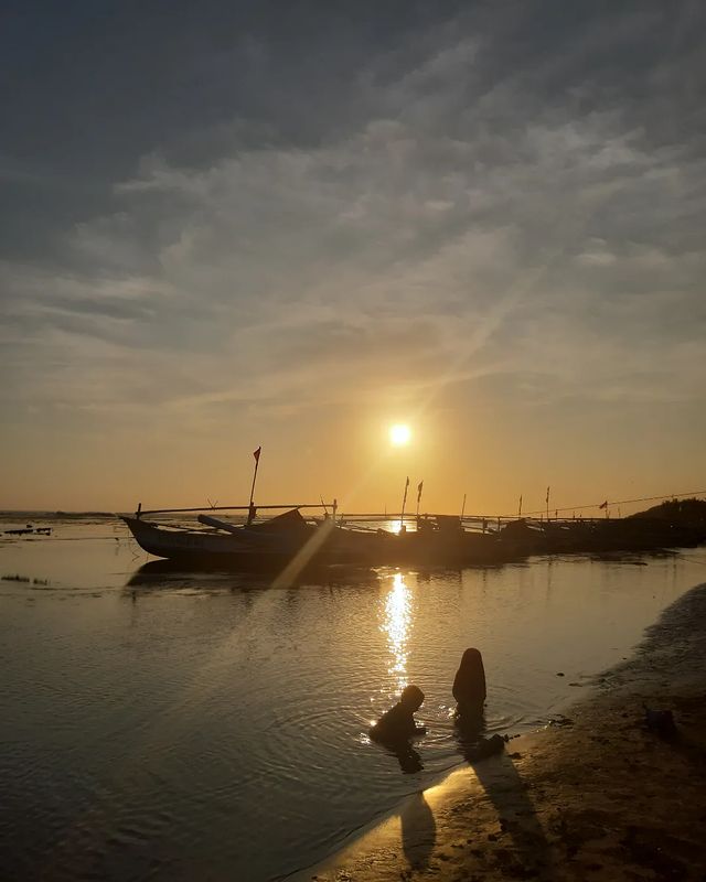 Pantai Minajaya - Info Tiket Masuk, Foto, Rute, Ulasan