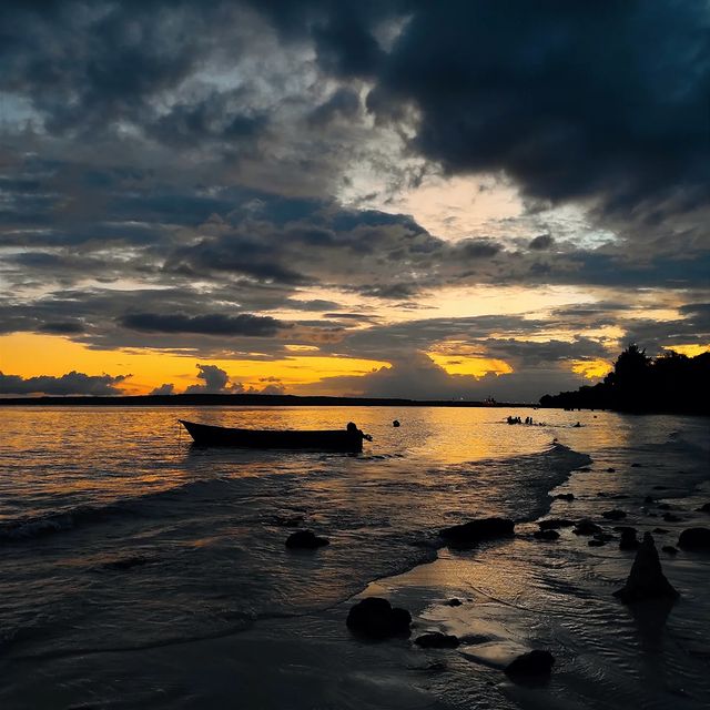 Pantai Nirwana Bau Bau - Info Tiket Masuk, Foto, Rute, Ulasan