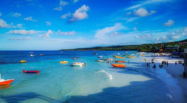 Pantai Tanjung Bira - Info Tiket Masuk, Foto, Rute, Ulasan