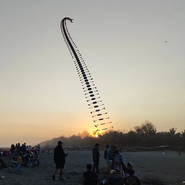 Pantai WidaraPayung - Info Tiket Masuk, Foto, Rute, Ulasan