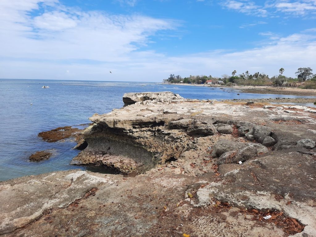 Keindahan Alam dan Spot Foto Instagramable Pantai Barugaya Punaga Takalar