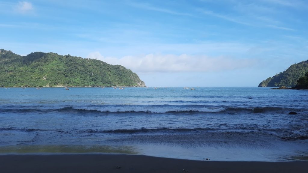 Pantai Brumbun - Info Tiket Masuk, Foto, Rute, Ulasan Pantai Brumbun - Info Tiket Masuk, Foto, Rute, Ulasan
