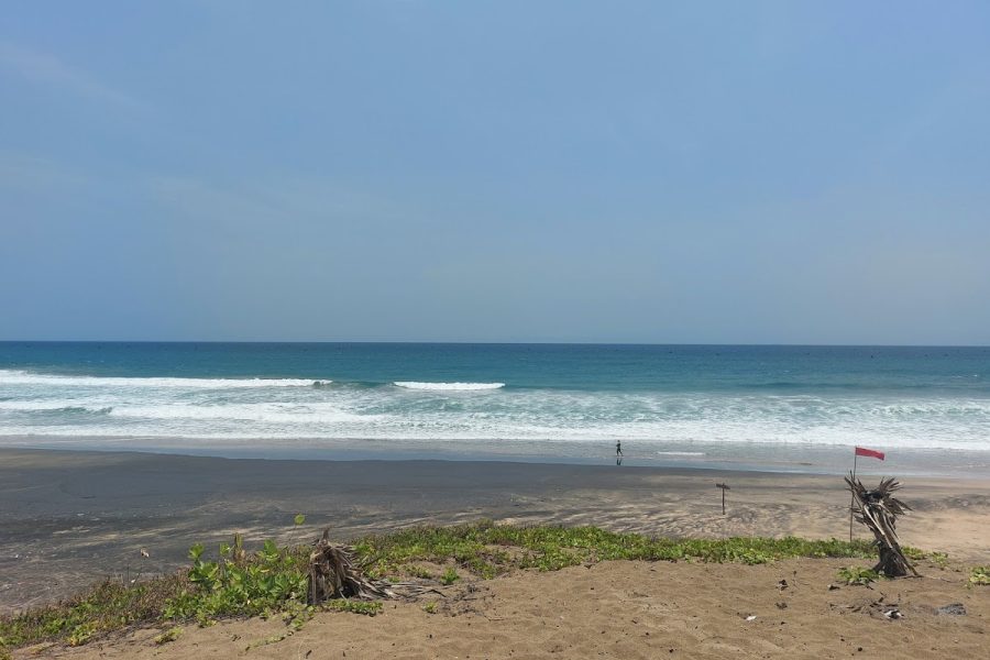 Pantai Dlodo - Info Tiket Masuk, Foto, Rute, Ulasan
