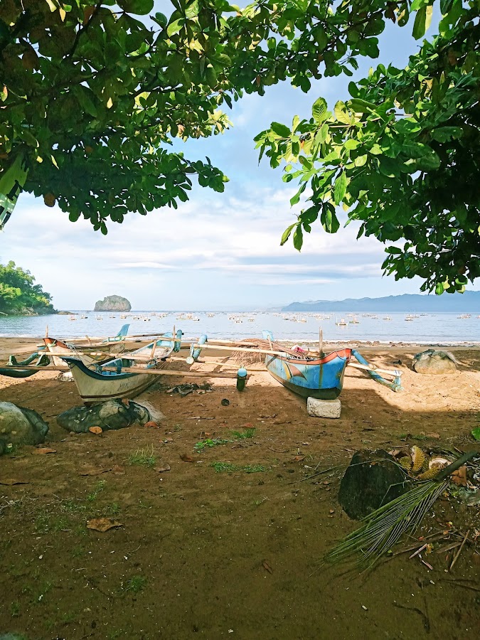 Bagi pencinta fotografi, Pantai Indah Djoketro menyuguhkan banyak spot menarik Bagi pencinta fotografi, Pantai Indah Djoketro menyuguhkan banyak spot menarik
