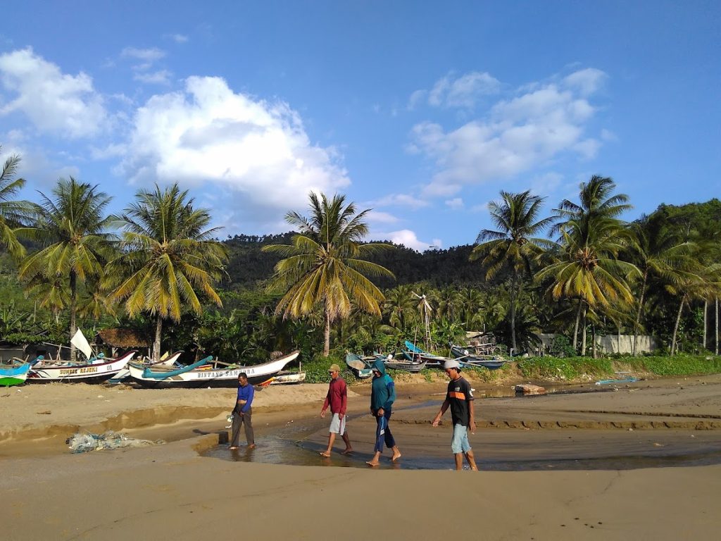 Kegiatan yang Bisa Dilakukan di Pantai Indah Djoketro Kegiatan yang Bisa Dilakukan di Pantai Indah Djoketro