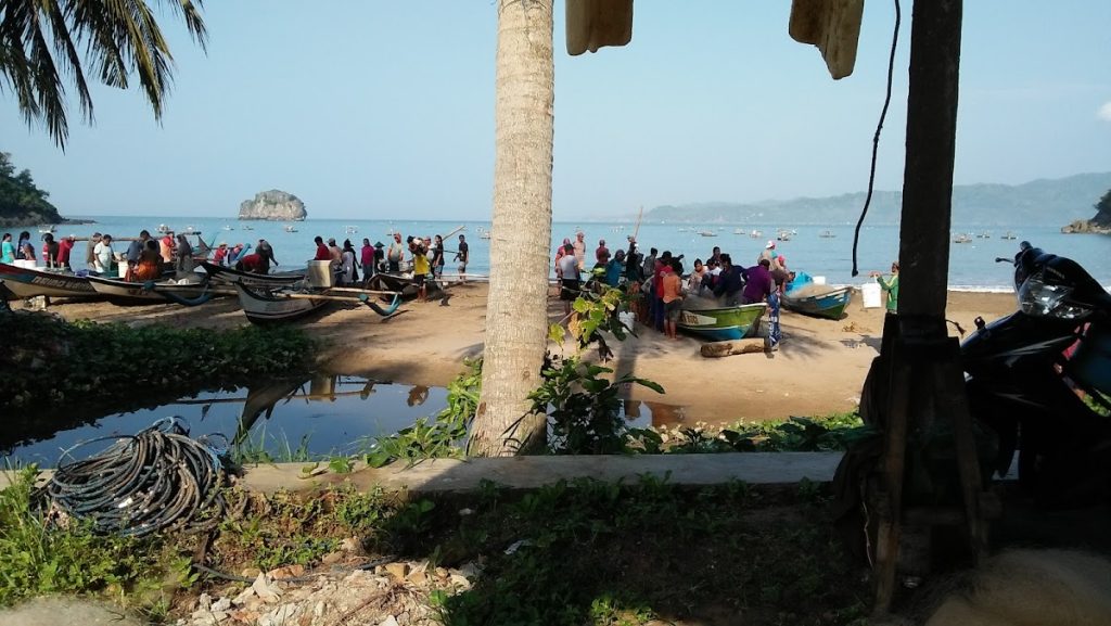 Pantai Indah Djoketro - Info Tiket Masuk, Foto, Rute, Ulasan Pantai Indah Djoketro - Info Tiket Masuk, Foto, Rute, Ulasan