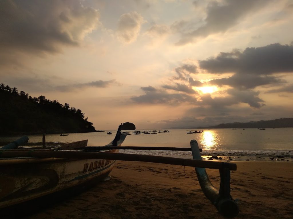 Pantai Indah Djoketro - Info Tiket Masuk, Foto, Rute, Ulasan Pantai Indah Djoketro - Info Tiket Masuk, Foto, Rute, Ulasan