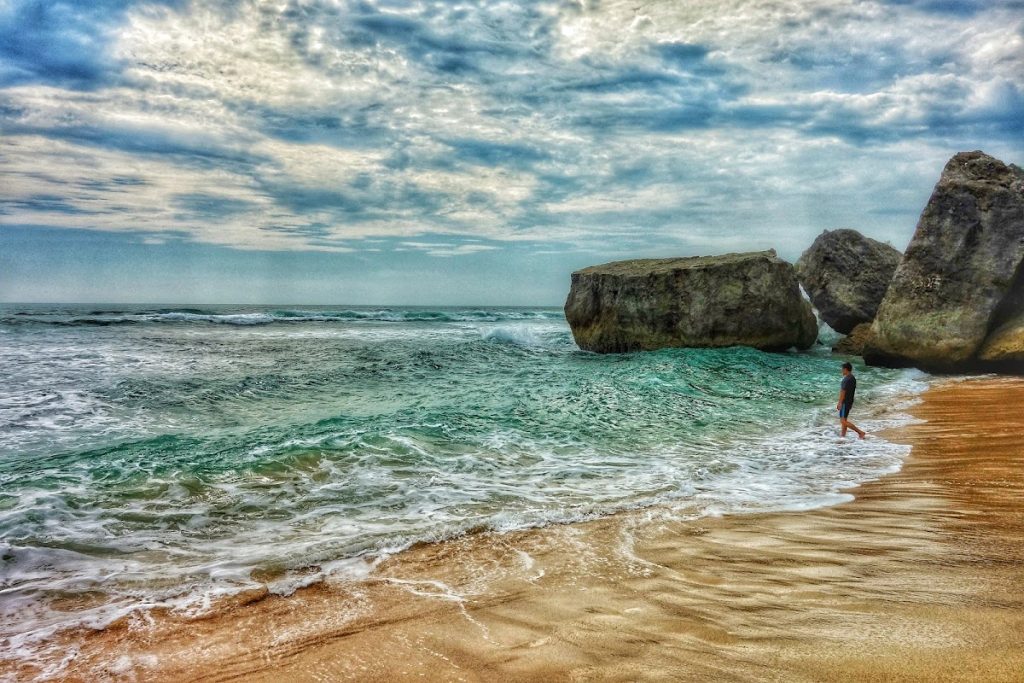 Pantai Indrayanti - Info Tiket Masuk, Foto, Rute, Ulasan