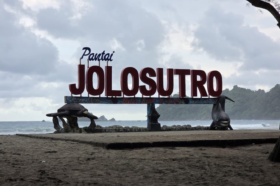 Pantai Jolosutro - Info Tiket Masuk, Foto, Rute, Ulasan