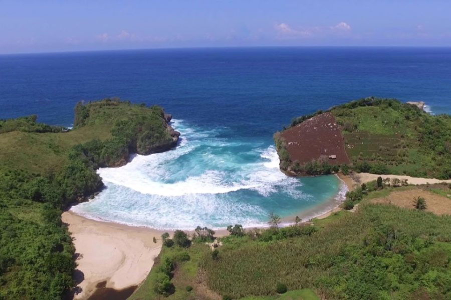 Pantai Keben - Info Tiket Masuk, Foto, Rute, Ulasan