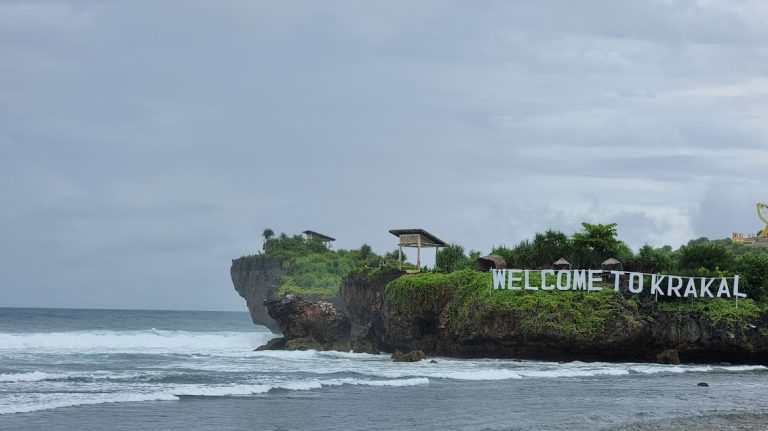 Pantai Krakal - Info Tiket Masuk, Foto, Rute, Ulasan