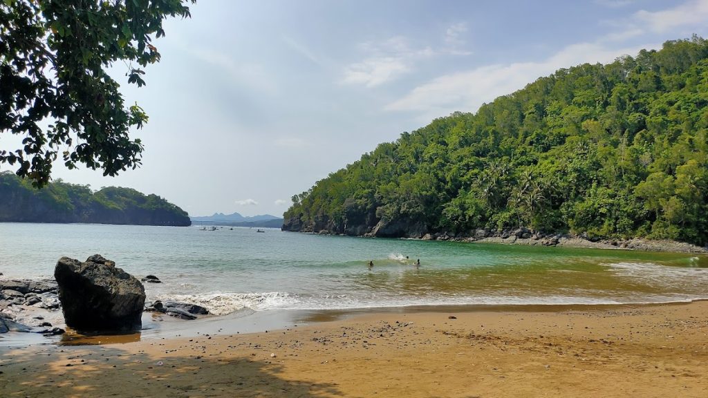 Aktivitas Wisata yang Bisa Dilakukan Di Pantai Kuyon