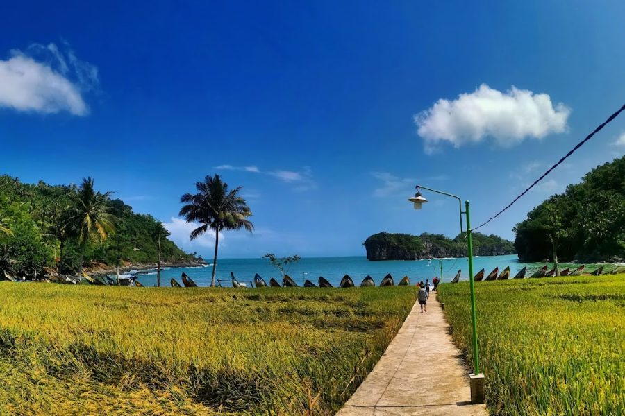 Pantai Kuyon - Info Tiket Masuk, Foto, Rute, Ulasan