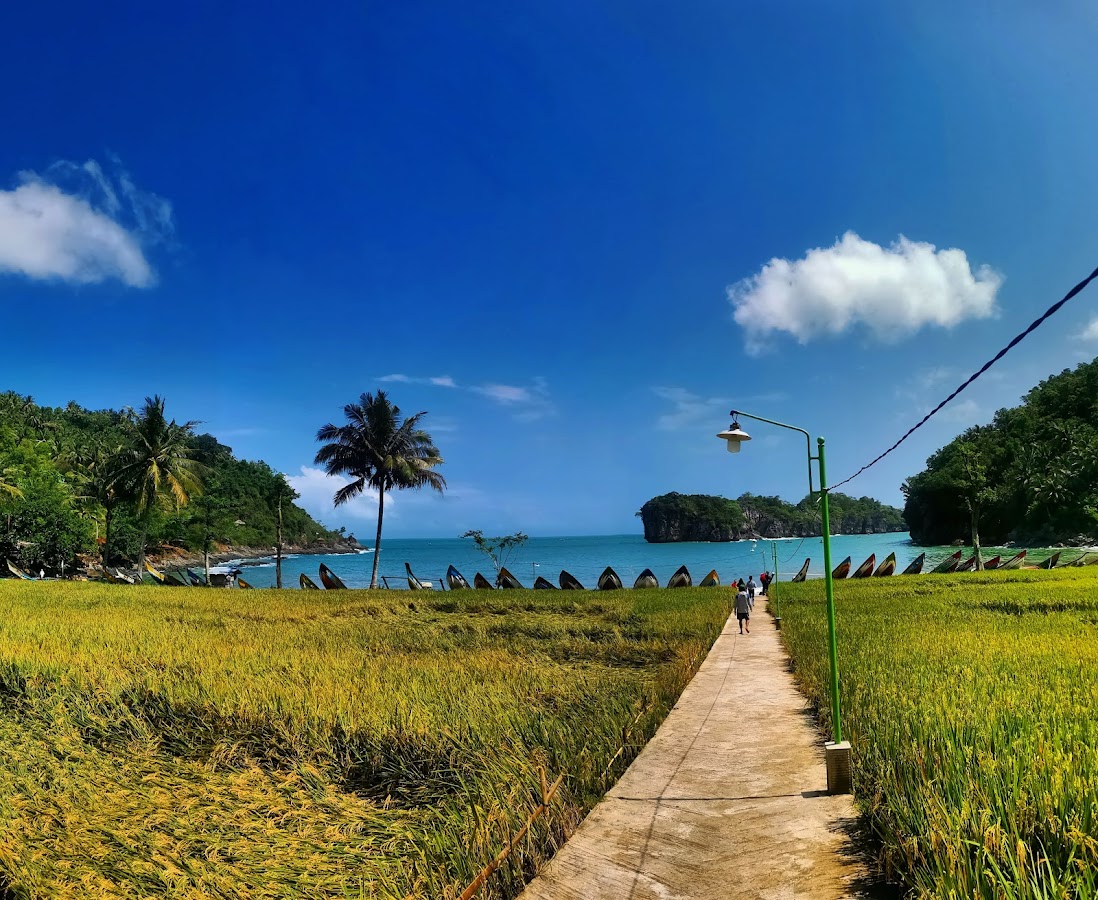 Pantai Kuyon - Info Tiket Masuk, Foto, Rute, Ulasan
