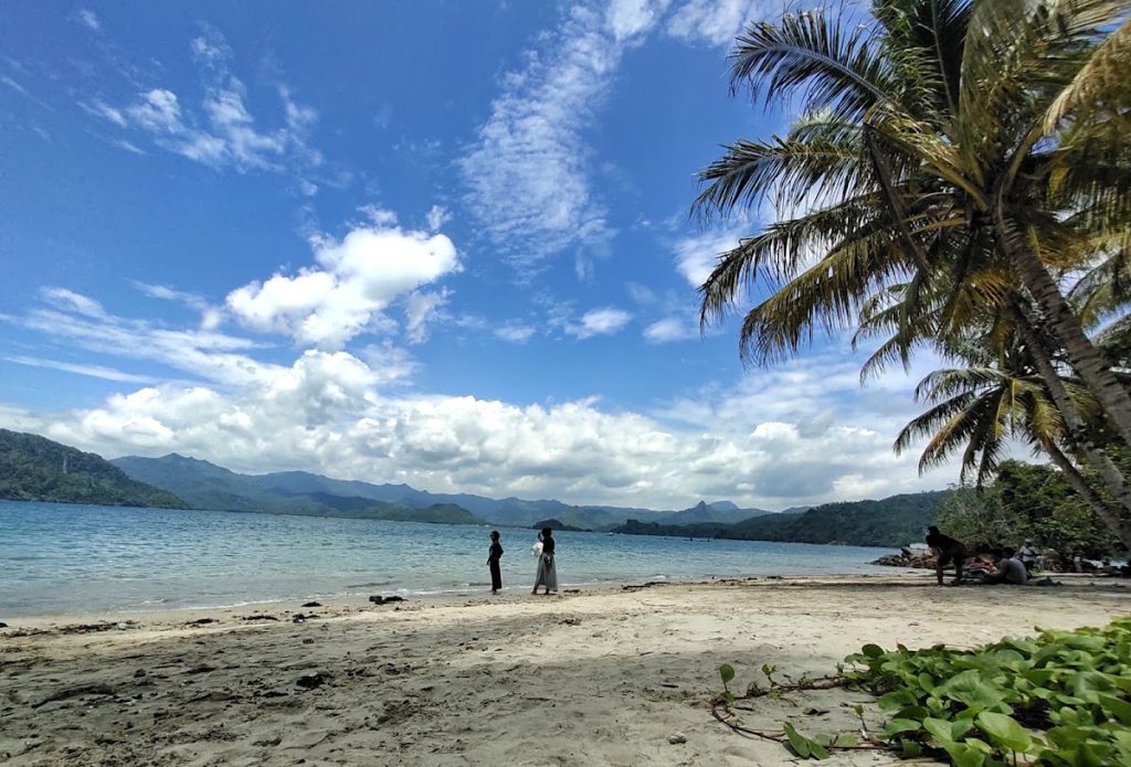 Daya Tarik Utama Pantai Mutiara Trenggalek Daya Tarik Utama Pantai Mutiara Trenggalek