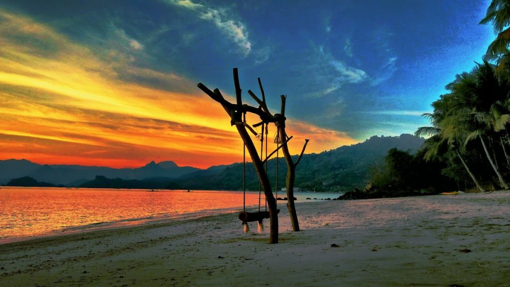 Harga Tiket Masuk dan Jam Operasional Pantai Mutiara Harga Tiket Masuk dan Jam Operasional Pantai Mutiara