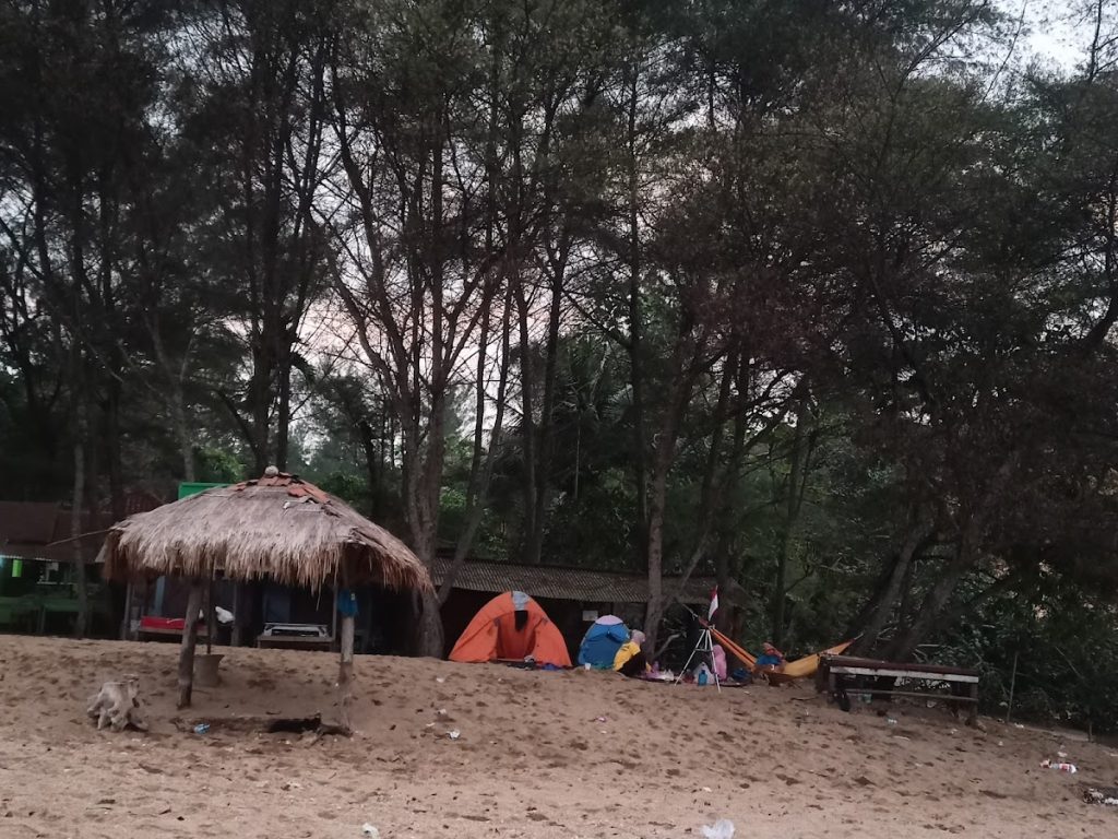 Pantai Pangi - Info Tiket Masuk, Foto, Rute, Ulasan Pantai Pangi - Info Tiket Masuk, Foto, Rute, Ulasan