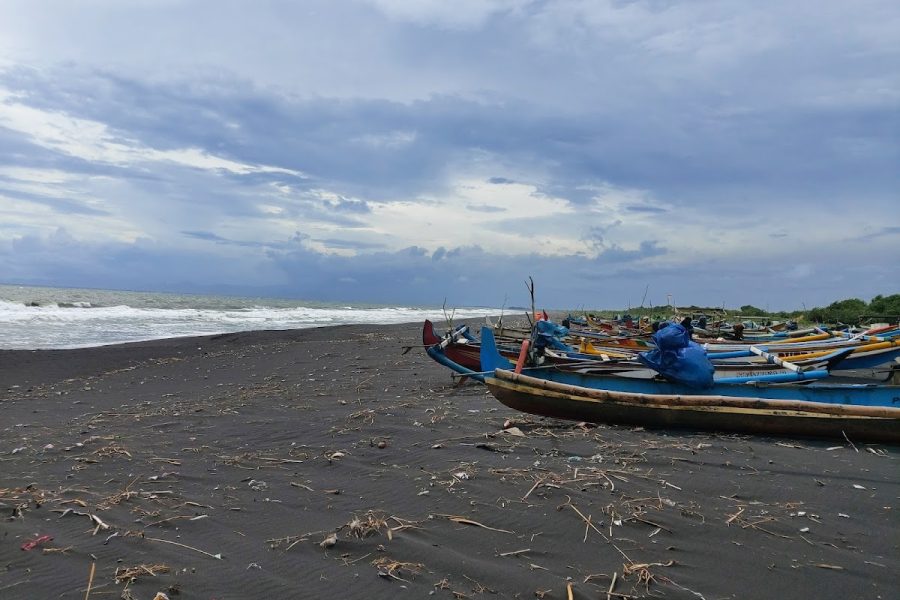 Pantai Paseban - Info Tiket Masuk, Foto, Rute, Ulasan