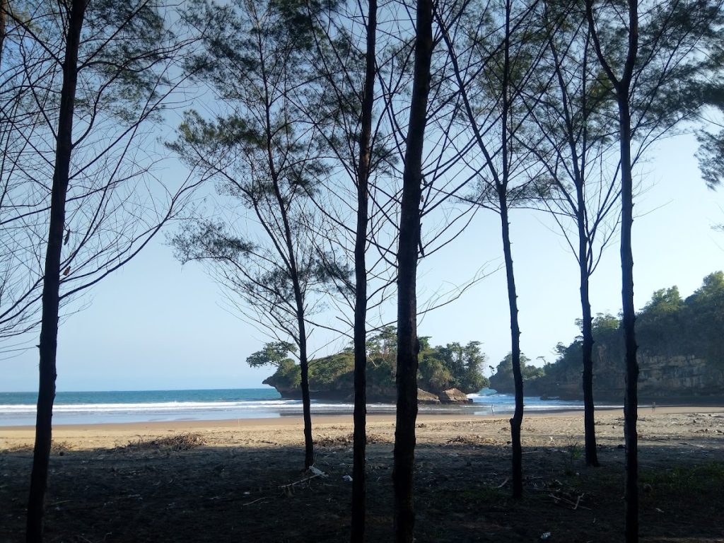 Wisata Lainnya Di Sekitar Pantai Pelang
