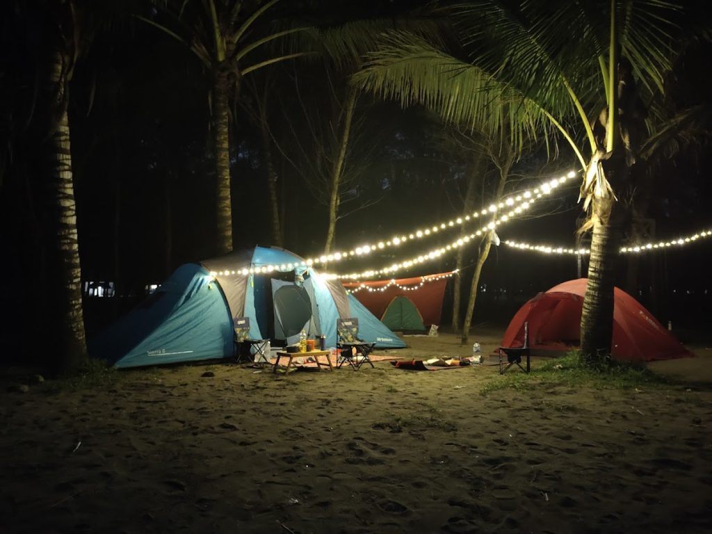 Pantai Pelang - Info Tiket Masuk, Foto, Rute, Ulasan