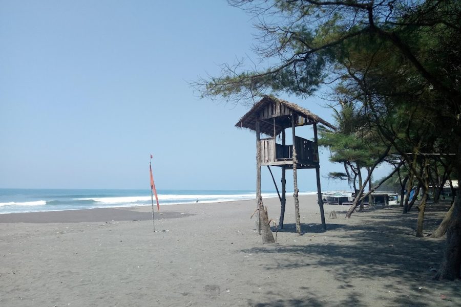 Pantai Petanahan - Info Tiket Masuk, Foto, Rute, Ulasan