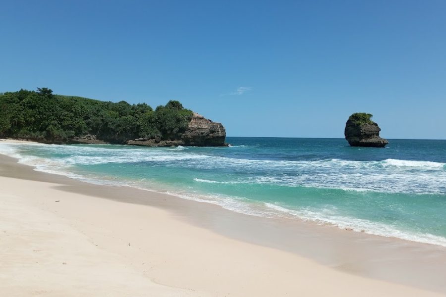 Pantai Pudak - Info Tiket Masuk, Foto, Rute, Ulasan