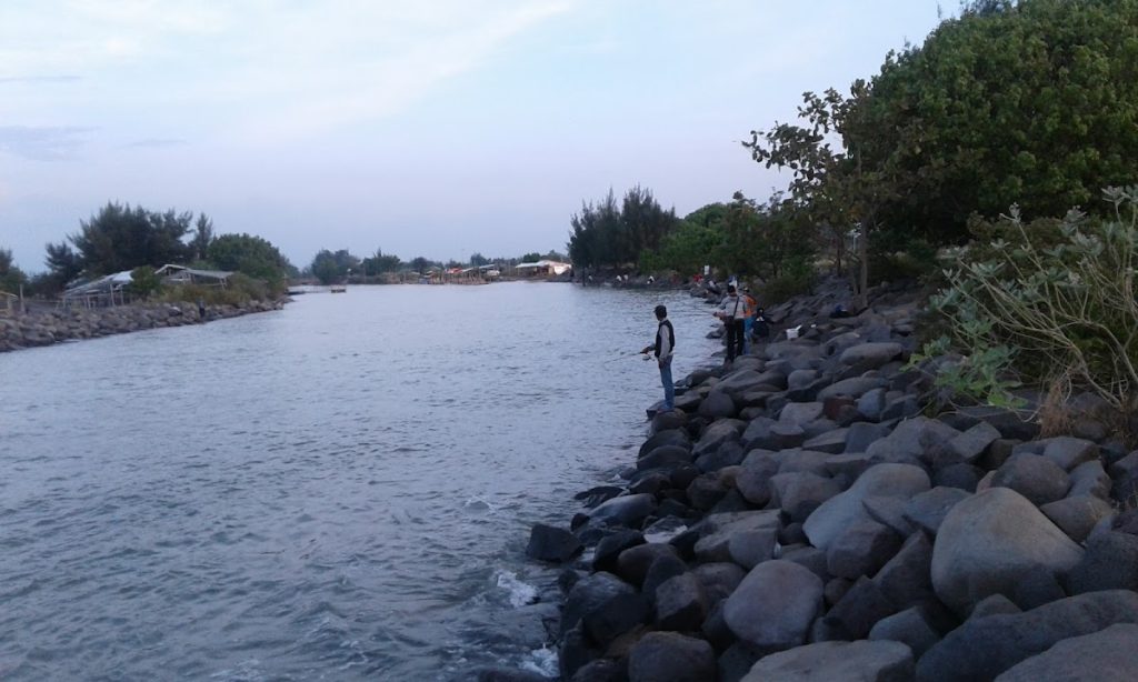 Wahana dan Aktivitas Wisata yang Menyenangkan, Ada Spot Memancing Di Pantai Randusanga Indah Wahana dan Aktivitas Wisata yang Menyenangkan, Ada Spot Memancing Di Pantai Randusanga Indah