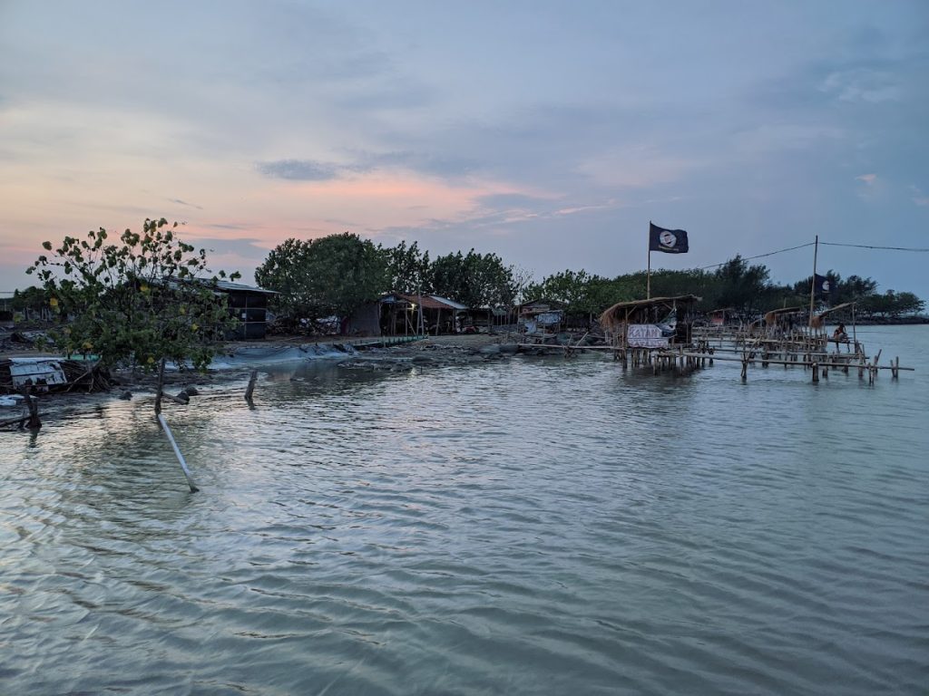 Pantai Randusanga Indah - Info Tiket Masuk, Foto, Rute, Ulasan Pantai Randusanga Indah - Info Tiket Masuk, Foto, Rute, Ulasan