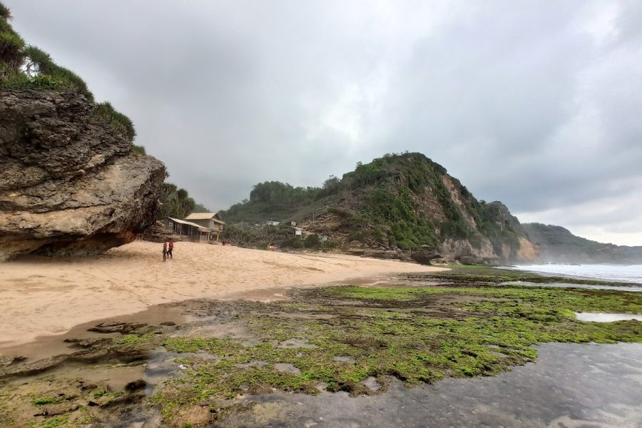 Pantai Seruni - Info Tiket Masuk, Foto, Rute, Ulasan