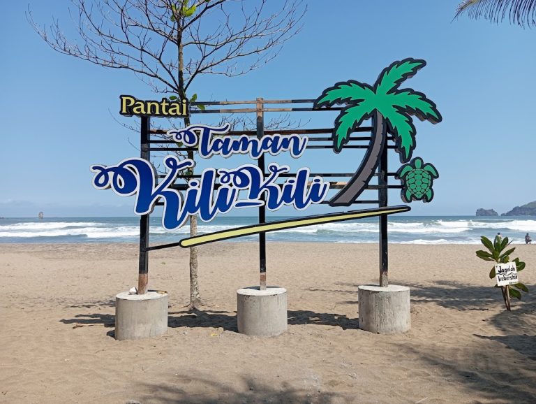 Pantai Taman Kili-kili - Info Tiket Masuk, Foto, Rute, Ulasan